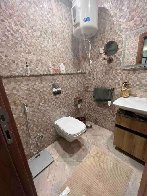 Newly Refurbished Flat,marble Floors.central Apartment