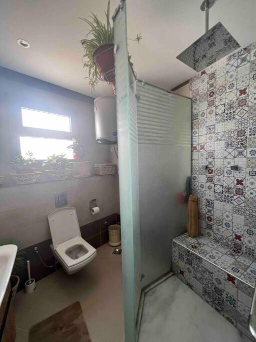 Newly Refurbished Flat,marble Floors.central Apartment