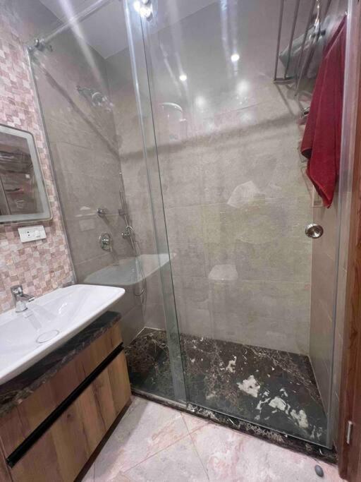 Newly Refurbished Flat,marble Floors.central Apartment *
