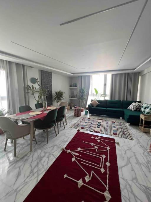 Apartment Newly Refurbished Flat,marble Floors.central *